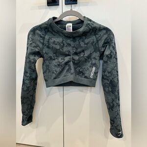 Gymshark seamless camo workout crop top.